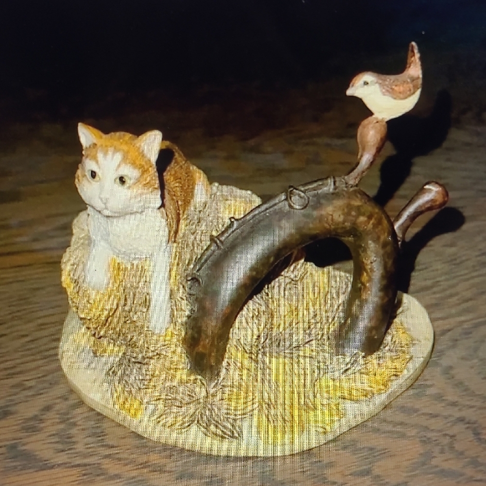 Schmidt made is USA "Cat and Bird" Figurine 2x4" Border the Arts theme